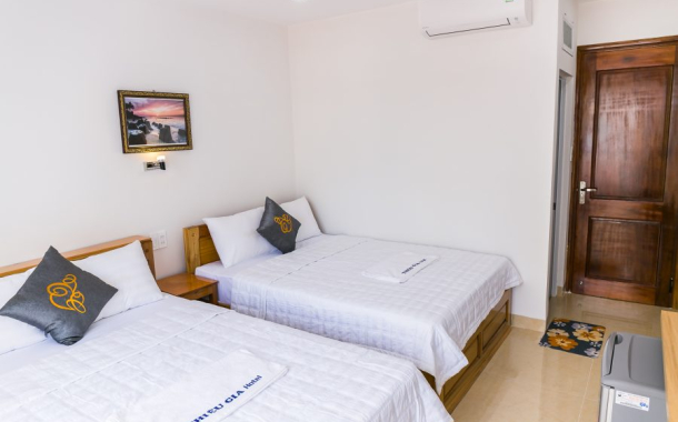 PHÒNG ĐÔI ( DOUBLE BED ROOM )